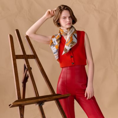 エルメス 赤と金色の装飾的スカーフ エルメス HERMES 赤い装飾的